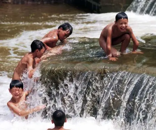 村娃们的夏天