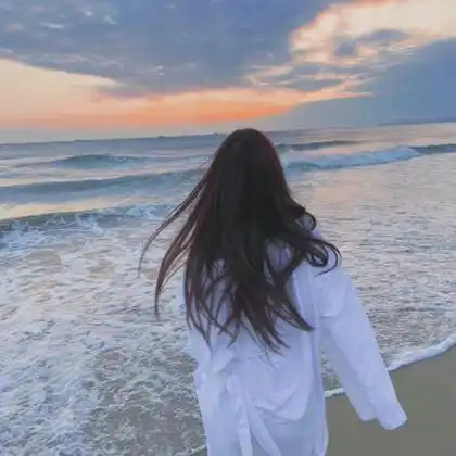 小姐姐绝美背影头像 高清好看的时尚小姐姐背影头像图片_女生头像