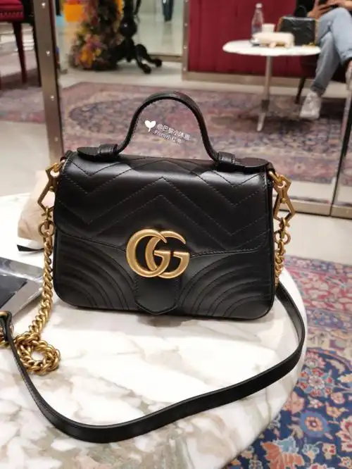 古奇gucci黑金手柄款ggmarmont上身图