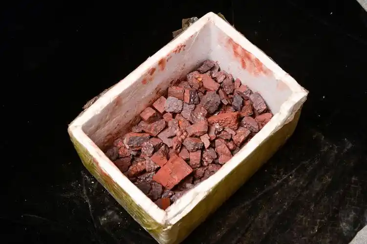 天然赤铁矿原石标本批发 岩石矿晶地质科学研究红色石头 源头厂家