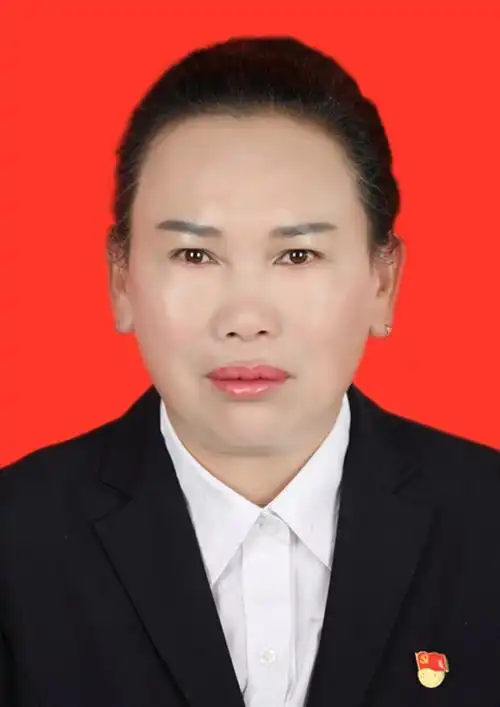 关于表彰第七届红河州道德模范的决定