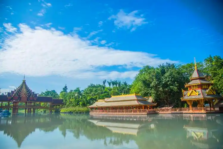 热带雨林深入探秘爱尼族村寨野炊露营西双版纳五天四晚亲子国庆行
