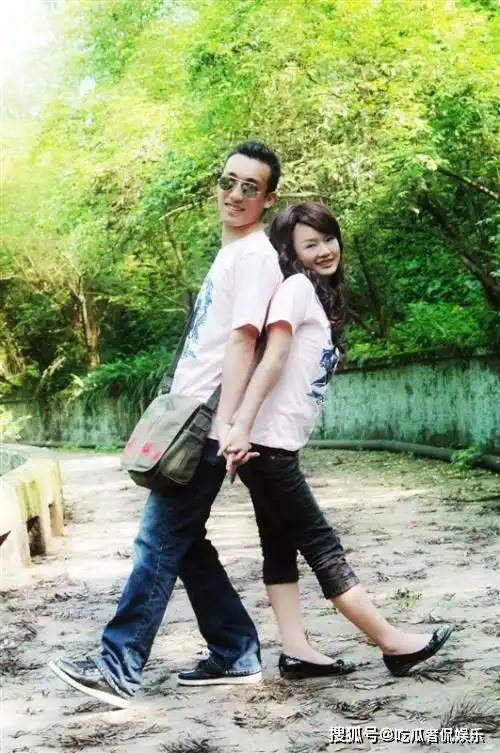 怎么说呢,何嘉文只是感动了王佳,这股感动过去之后,王佳发现何嘉文