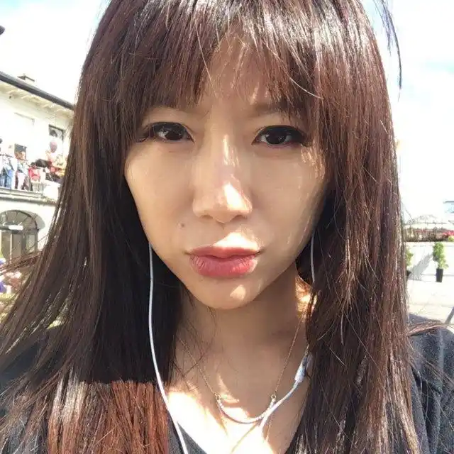 出门前上点妆(来自 来自李佩甄 - 微博