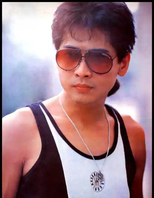 16岁不听话,25岁一炮而红,3段感情1个私生子,齐秦的传奇人生路