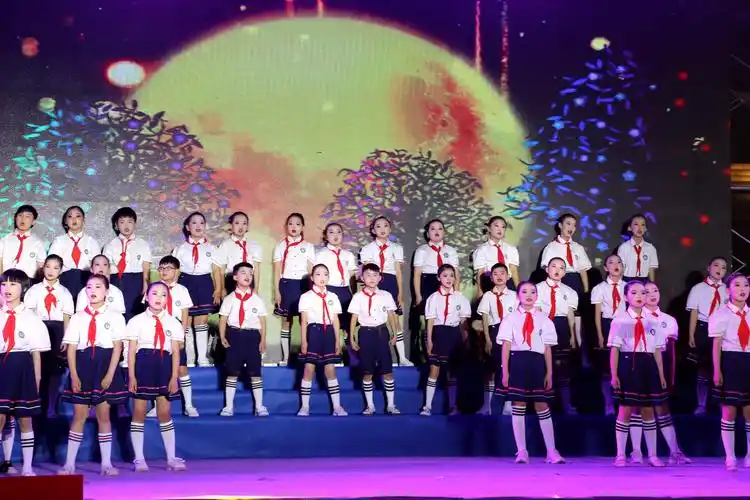 合唱《启程》汝州市逸夫小学教育集团