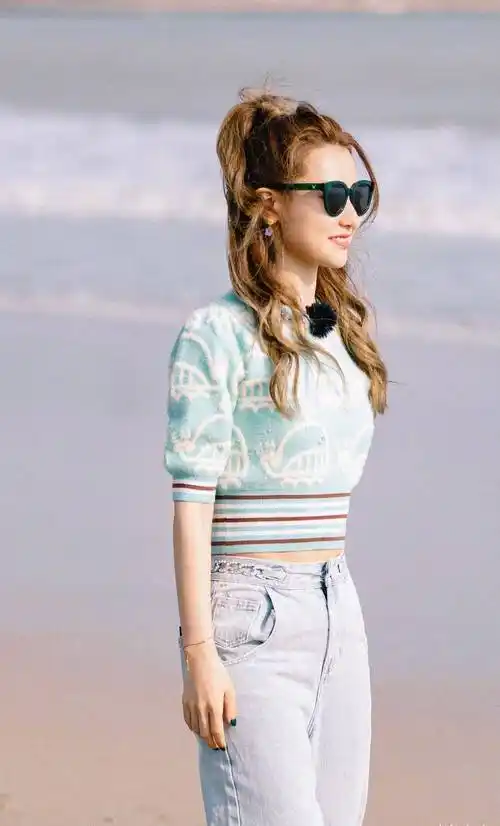 原创白冰在健身房约会上恋爱综艺节目不忘健身称要美食也要身材