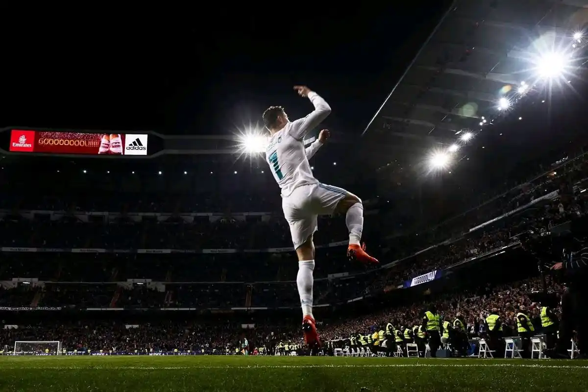 c罗图集 "挚爱c罗 "足球壁纸图片 "唯有足球不可辜负