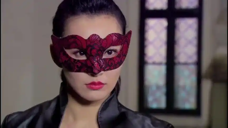 青春烈火:这就是一个陷阱,琉璃子来救纳兰东,反遭埋怨动手