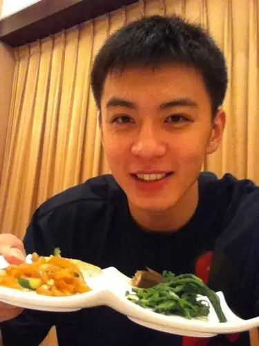 杨鸣年轻时候的这几张照片真的就是特别贴近生活的大帅哥