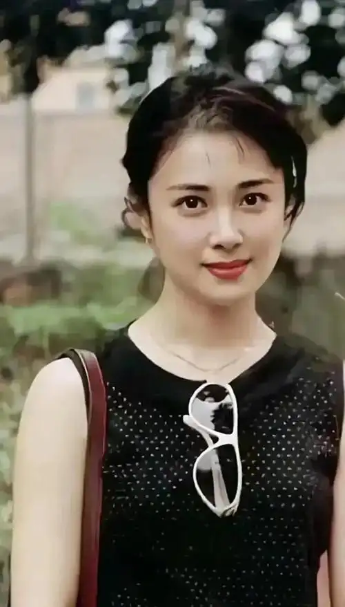 傅艺伟真的太漂亮了!沉鱼落雁,碧月羞花.不愧是中