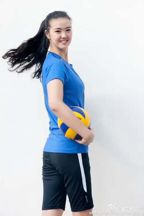 女排天才张常宁引关注曾练沙排颜值不凡