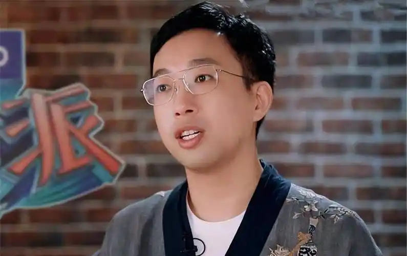 有网友直接向于正求证此事,询问他为何要介入年轻人的感情生活.