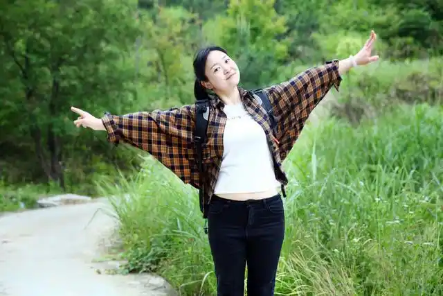 到后来才发现,人生最好最曼妙的风景是内心的淡定与从容,随着时间的