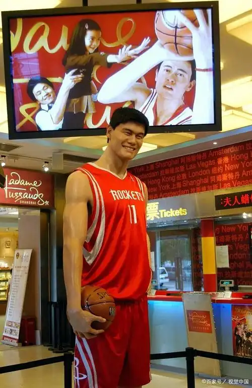 馆内陈列着各种名人,历史人物,体育明星和电影角色的蜡像,吸引了大量