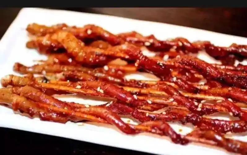 我在一家烧烤店里,误服了上千根猪鞭_于味道