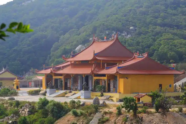 莆田五侯山风景区,冲沁鹅山妈祖文化园,黄金产业园(福建鸟巢)一日游