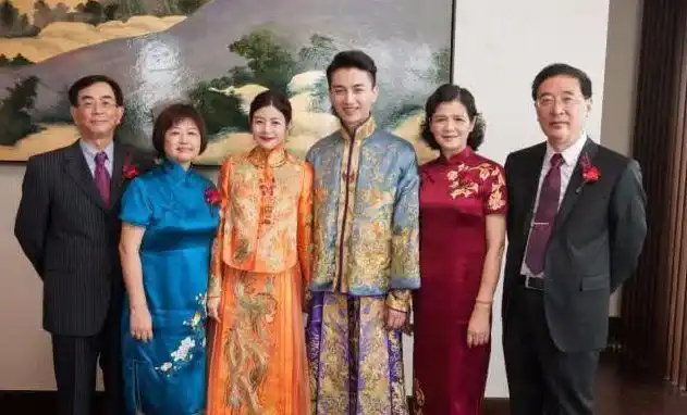 第一次见父母陈晓的父亲就问了陈妍希9个字网友乐疯了