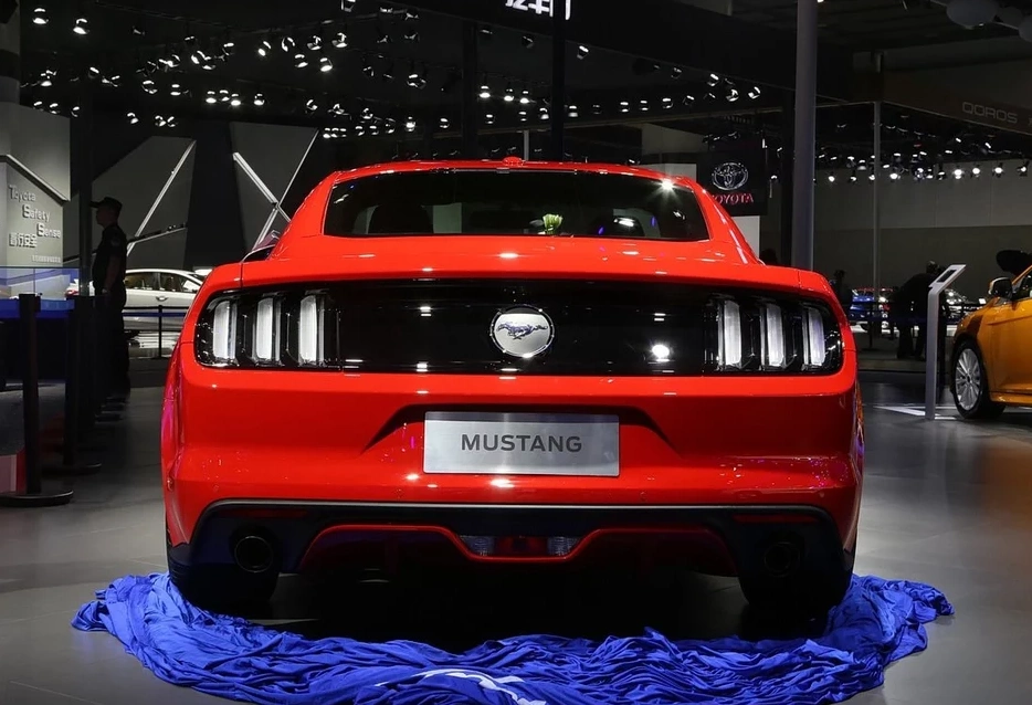 很容易操控的福特mustang2.3t 运动版