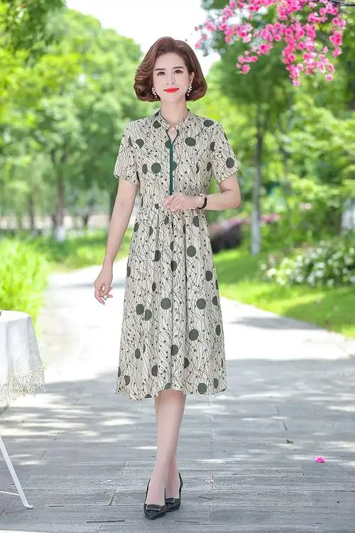 中长款中年妈妈夏装裙子夏连衣裙中老年气质女装洋气短袖2021新款