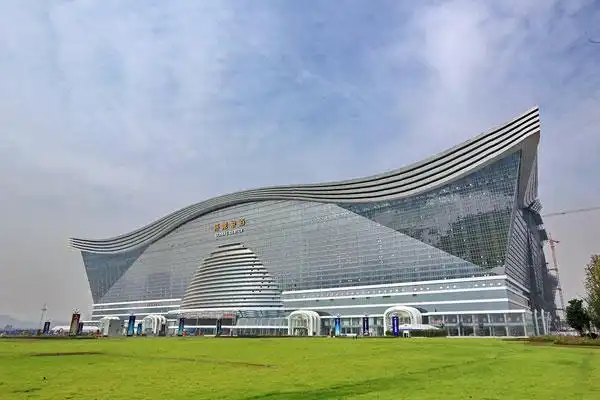 全球最大的单体建筑环球中心650亿出售