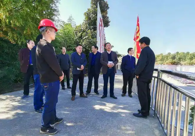 商城县教体局局长胡方成到丰集高中检查指导工作