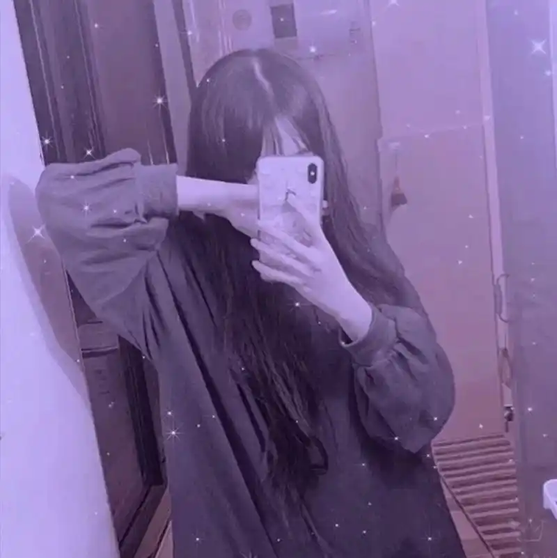 滤镜闪闪手机遮脸女生头像