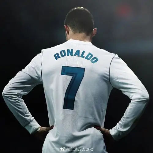 c罗背影特写
