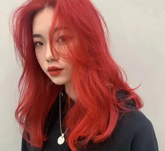 最近复古回潮,红色当道 2019超火爆的红色染发来一款不后悔