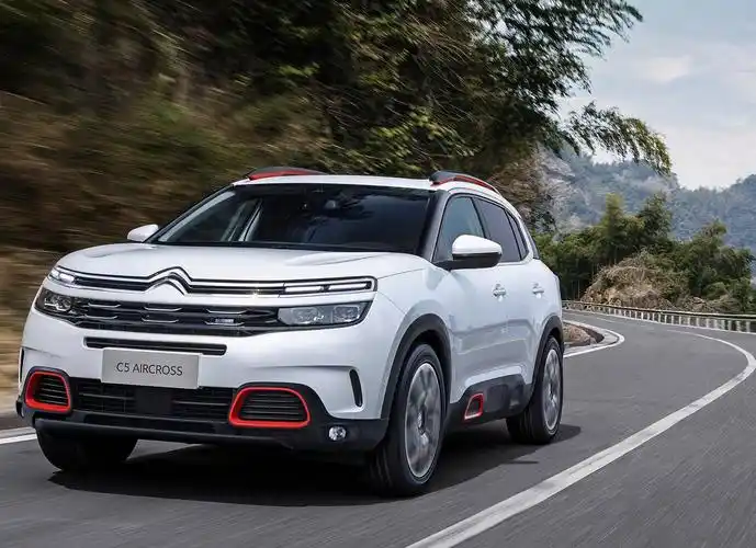 紧凑型suv"搅局者" 东风雪铁龙天逸c5 ai