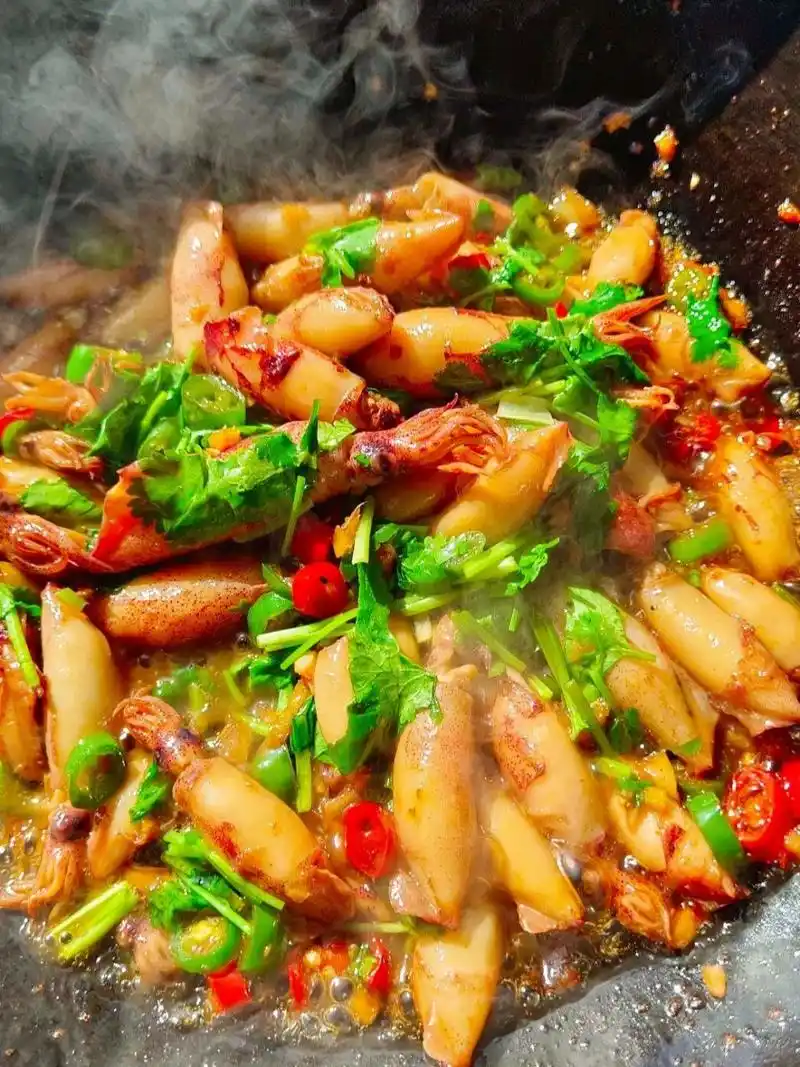 爆炒鱿鱼vs沙尖鱼 鱿鱼这样做我家女儿超爱吃#爆炒鱿鱼仔