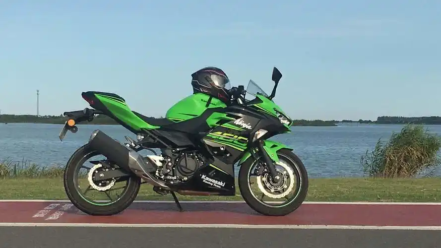 二手摩托车川崎 ninja 400