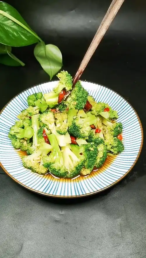 凉拌西兰花怎么做好吃