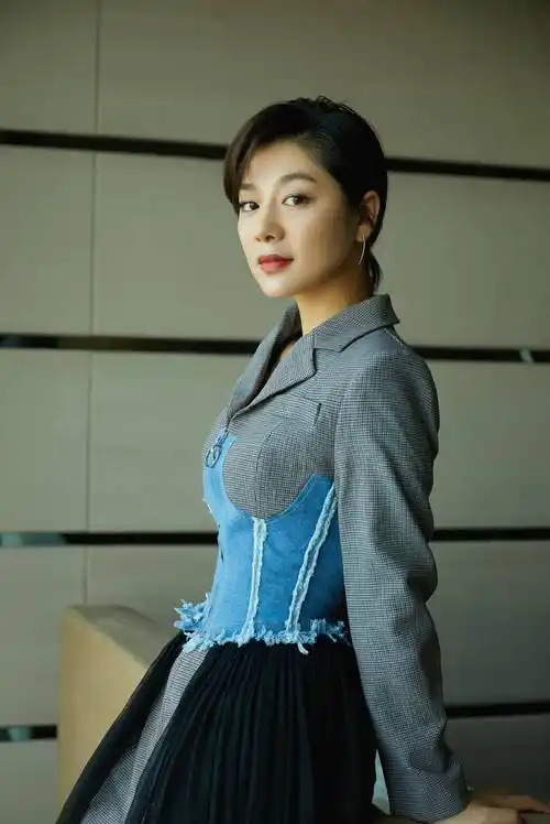 王真儿也说过,如果没有当演员的话,她会跟普通的女孩子一样,结婚生