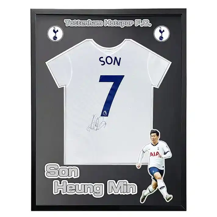 热刺足球俱乐部 #孙兴慜 亲笔签名球衣  含证书   拿着光 - 抖音