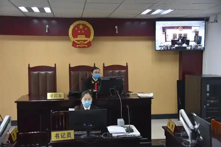 画面怎样?没有问题我们就开庭了".