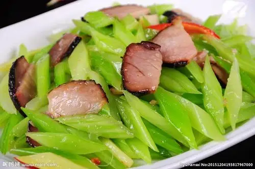 西芹炒腊肉