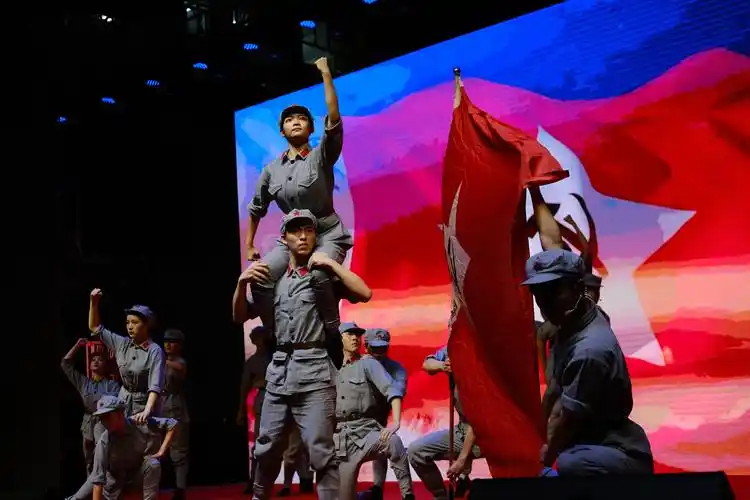 喜报深圳大学原创舞台讲演剧亲爱的红军荣获第十七届挑战杯竞赛红色