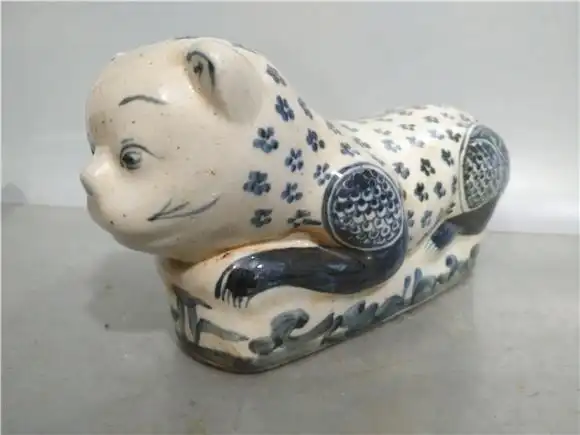 青花猫枕品相尺寸细节如图瓷质细腻坚实白润釉面