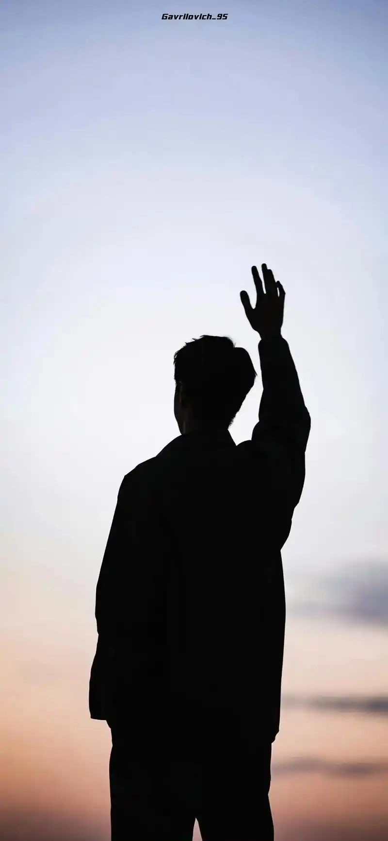 壁纸统一了!一博的挥手背影!0606#王一博 #酷盖 - 抖音