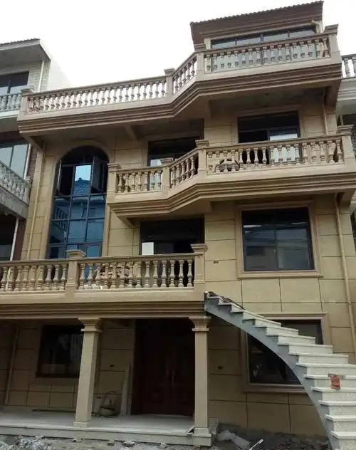 回村建三层别墅,刚完工亲戚就说露天楼梯不好看,咋回事?