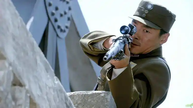 独狼:鬼子里应外合想炸桥,战士两枪解决