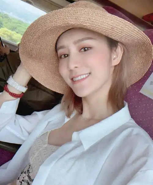 此前,张馨月在被林峰求婚之后,在微博上发了一段自己的视频,却遭到了