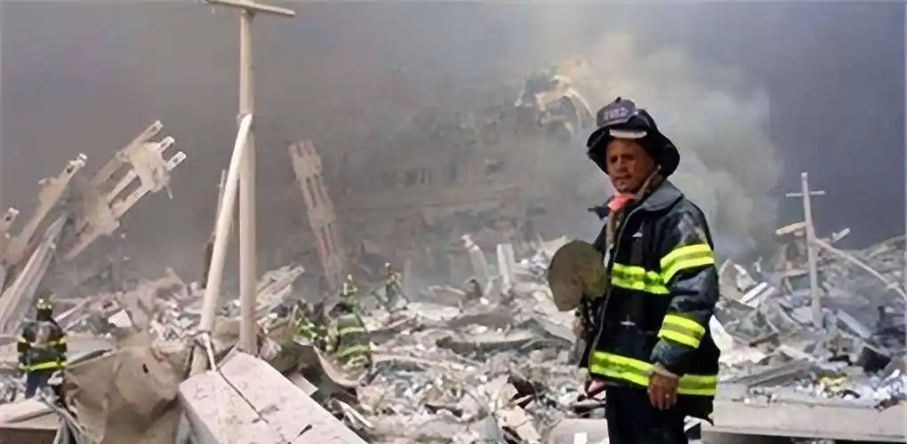 911事件著名照片:坠楼男子,在生命尽头,做出了这样的选择_人们_美国