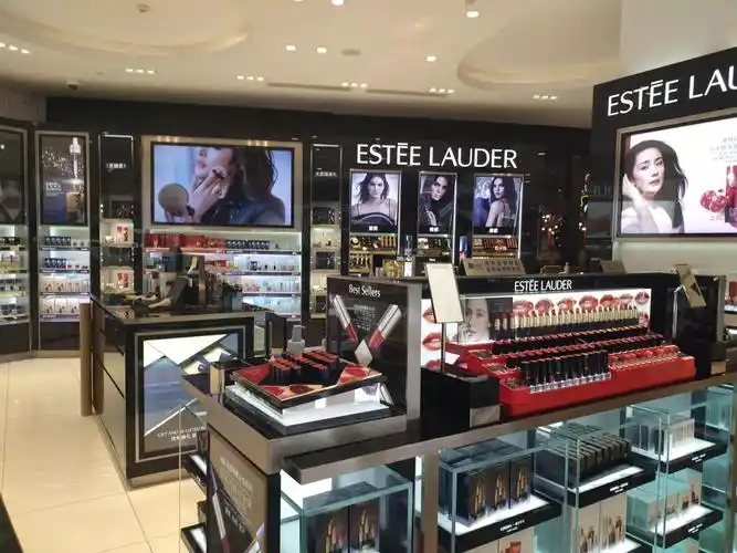 市中心最大免税店疯狂打折雅诗兰黛tf通宵买起来