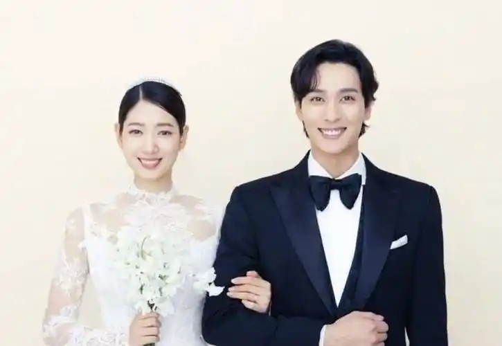 崔泰俊娶走朴信惠后上电视自嘲成为国民叛徒