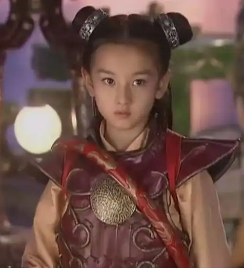 参加花少之前,对她的印象就是曾经演过《宝莲灯前传》里的小哪吒