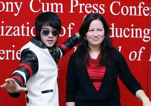 李小龙亲女儿,拍过武打片发过专辑,一直追寻着父亲的脚步!