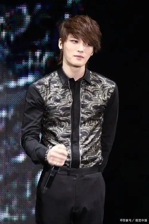 因梨泰院事件取消演唱会:金在中被夸识大体,李灿元被男观众狂骂