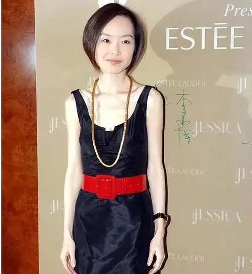 从万人迷到万人弃53岁的鲁豫是怎么从一线变成离线的